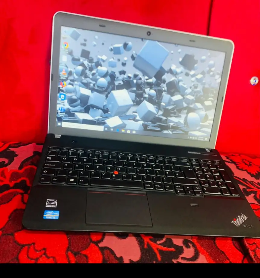 Lenovo Thinkpad Edge - Mid-range performance laptop for developers, students, and creative professionals